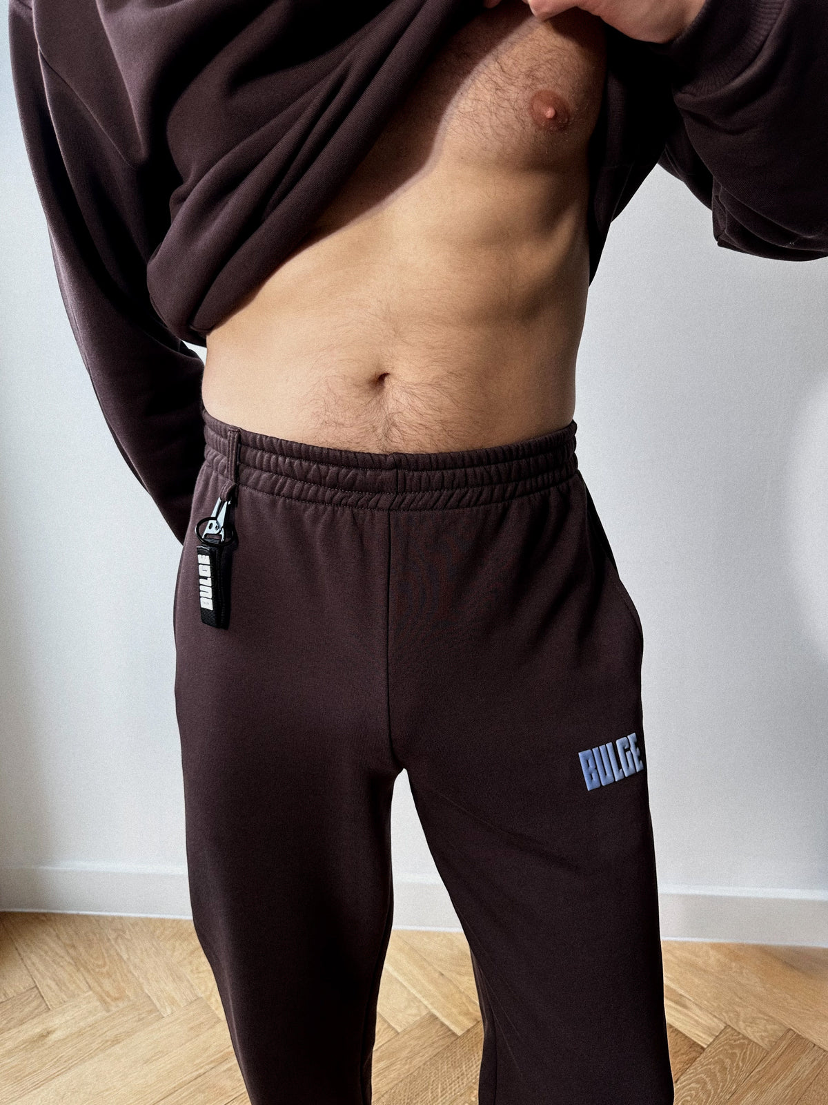 SWEATPANTS BULGE · BROWN