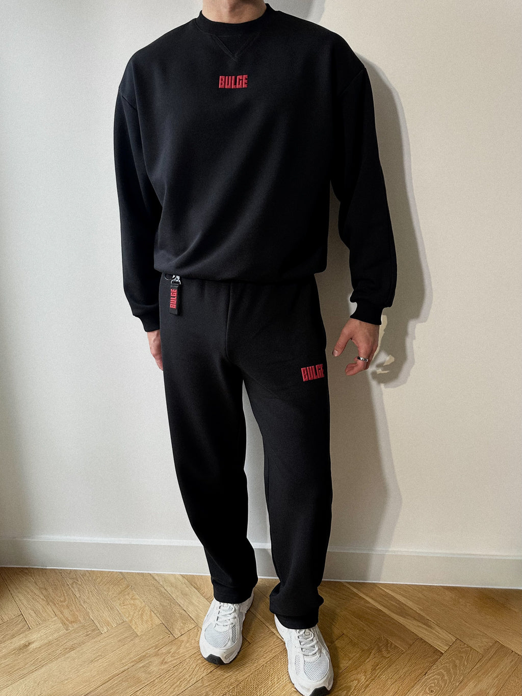 SWEATSHIRT BULGE · BLACK
