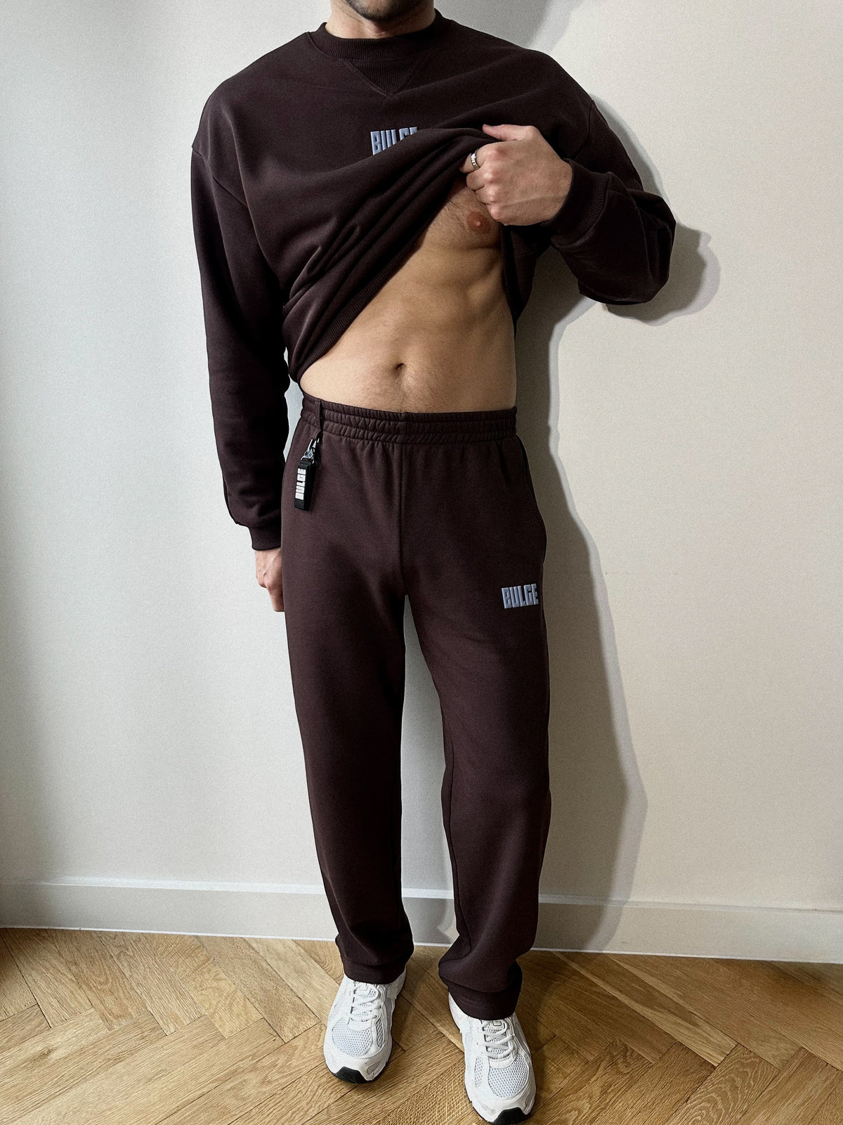 SWEATPANTS BULGE · BROWN