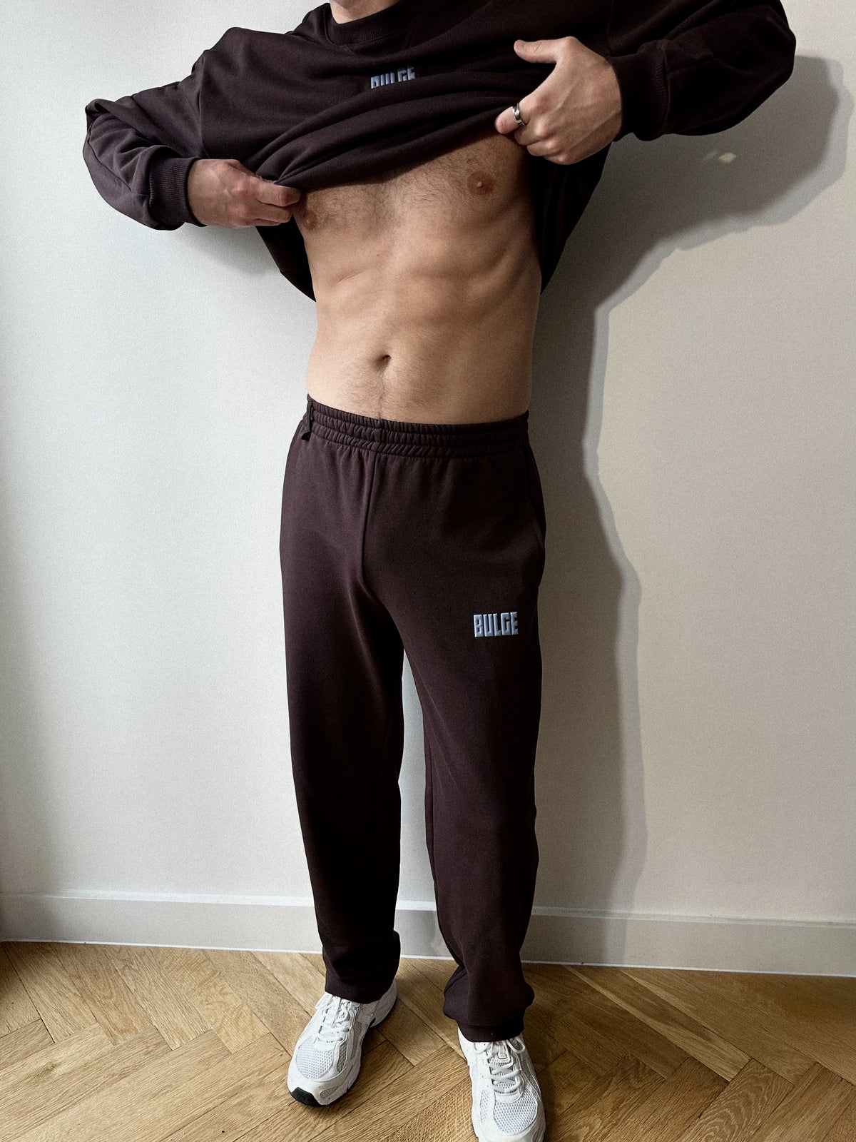 SWEATPANTS BULGE · BROWN